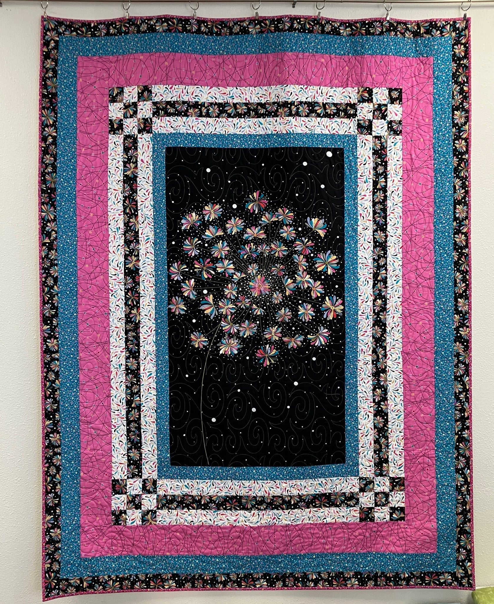 Bold Blooms Quilt Kit